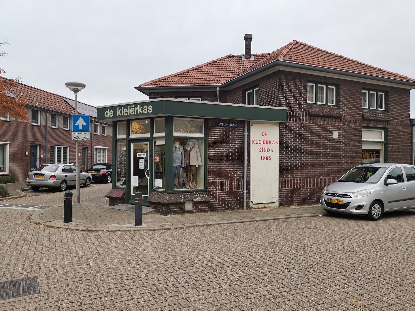 Exterior view of De Kleierkas building