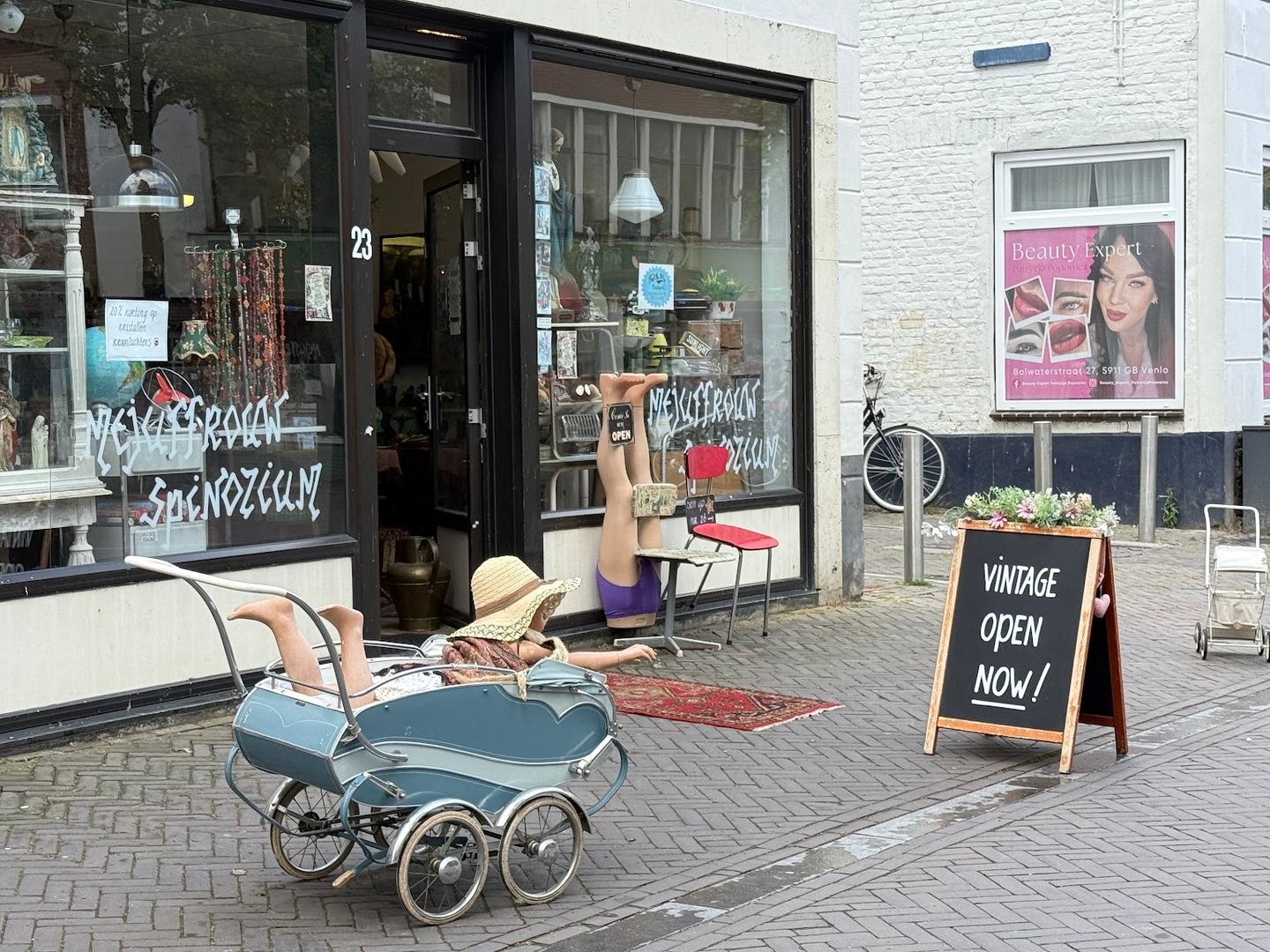 Mejuffrouw Spinozium storefront